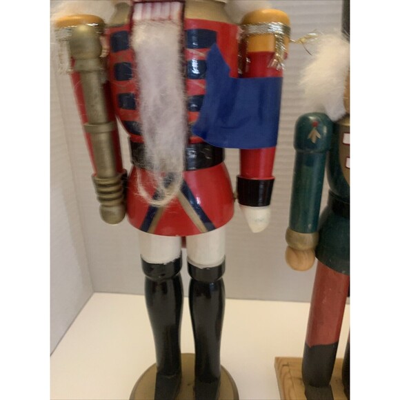 Christmas Ornament Nutcracker Set Of 3 damage parts only - Picture 5 of 16